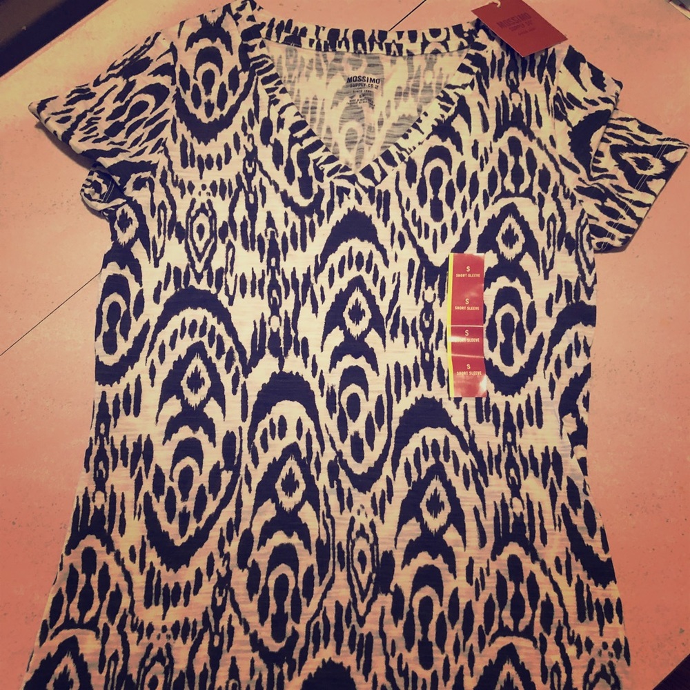 Black and white Mossimo shirt